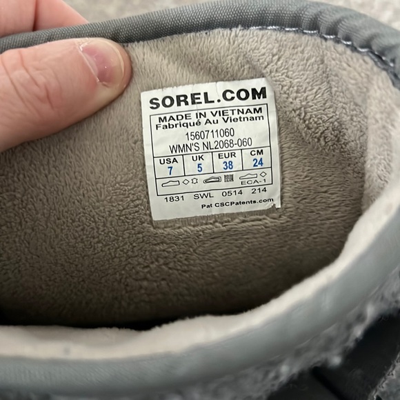 Sorel boots - Picture 4 of 6